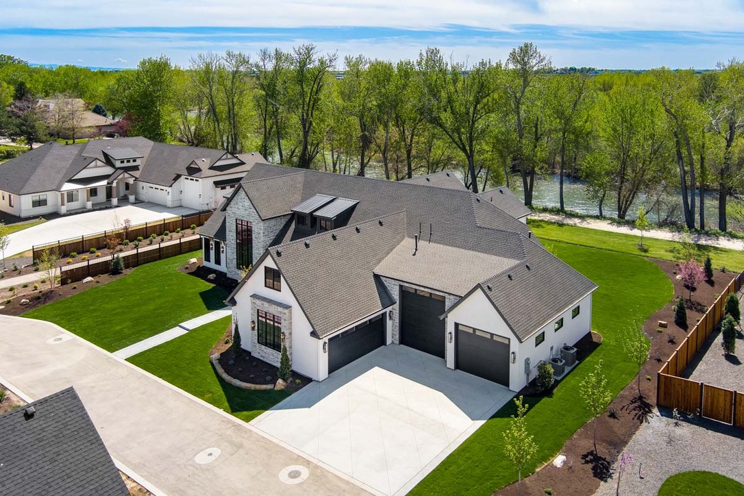 0D05E7EC-286B-4C59-9BBB-5491249A2FA3_1_105_c