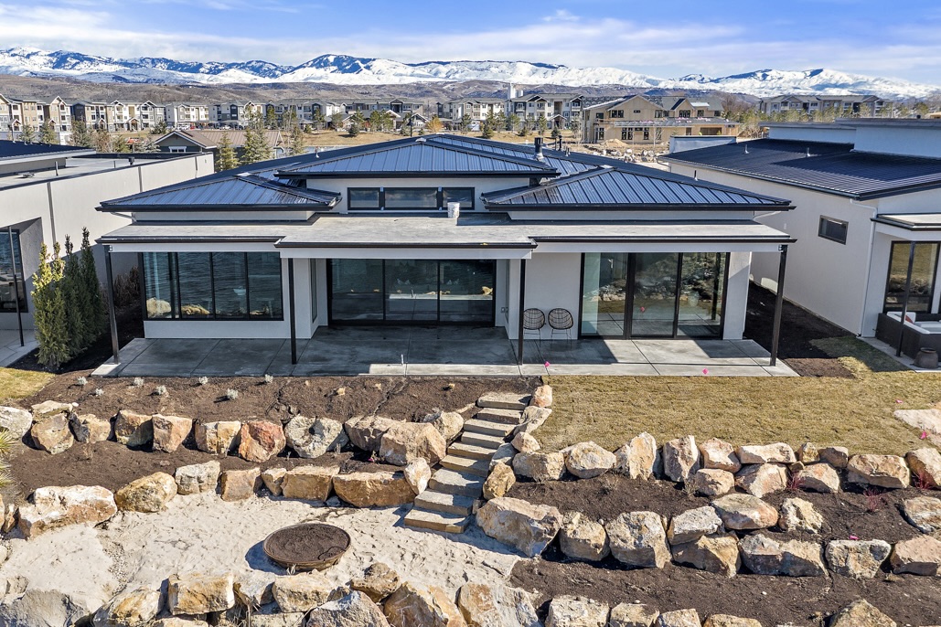 16F45908-60C5-42CC-93C8-4047BB7065CF_1_201_a